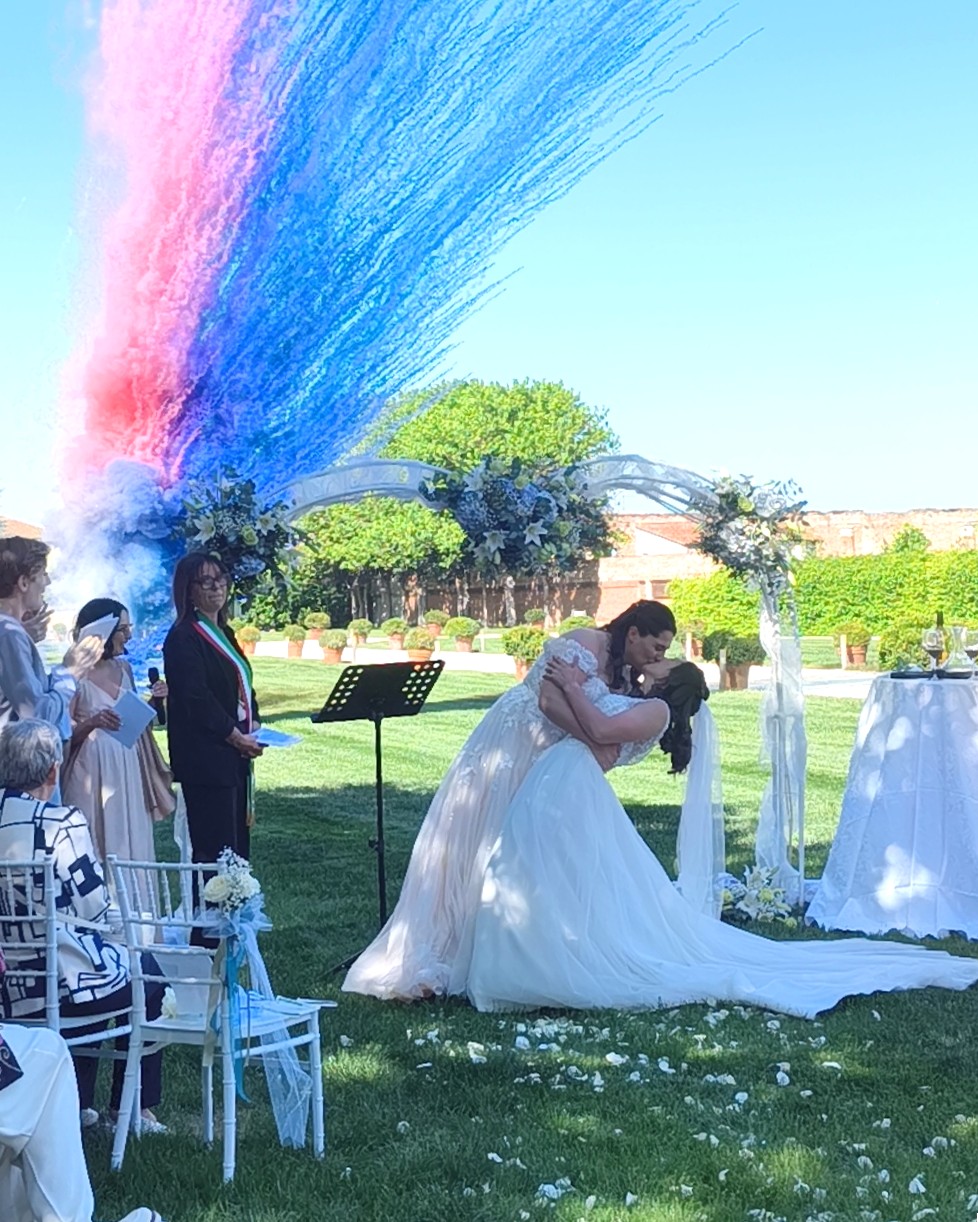 lgbt-wedding (1) lgbt-wedding (1)